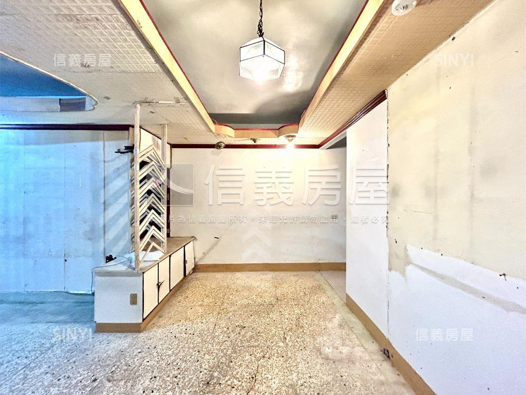 成功靜巷大空間一樓房屋室內格局與周邊環境