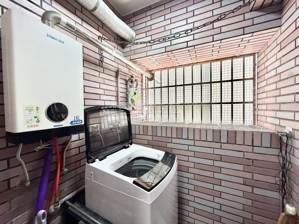 友友建設屋況佳小資兩房房屋室內格局與周邊環境