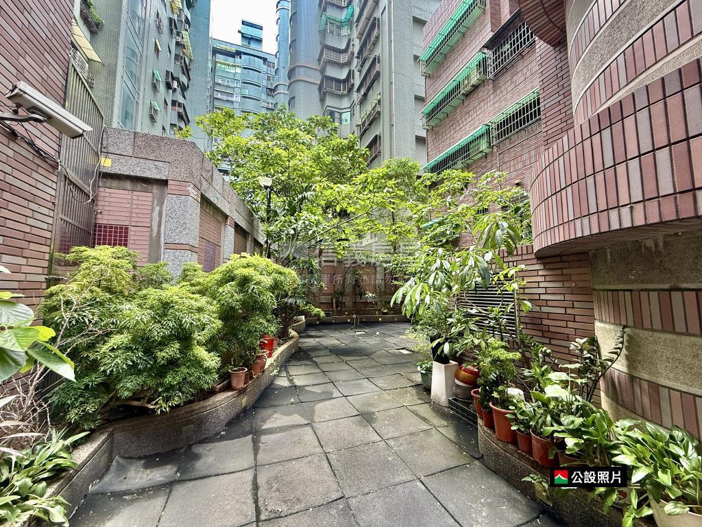 友友建設屋況佳小資兩房房屋室內格局與周邊環境