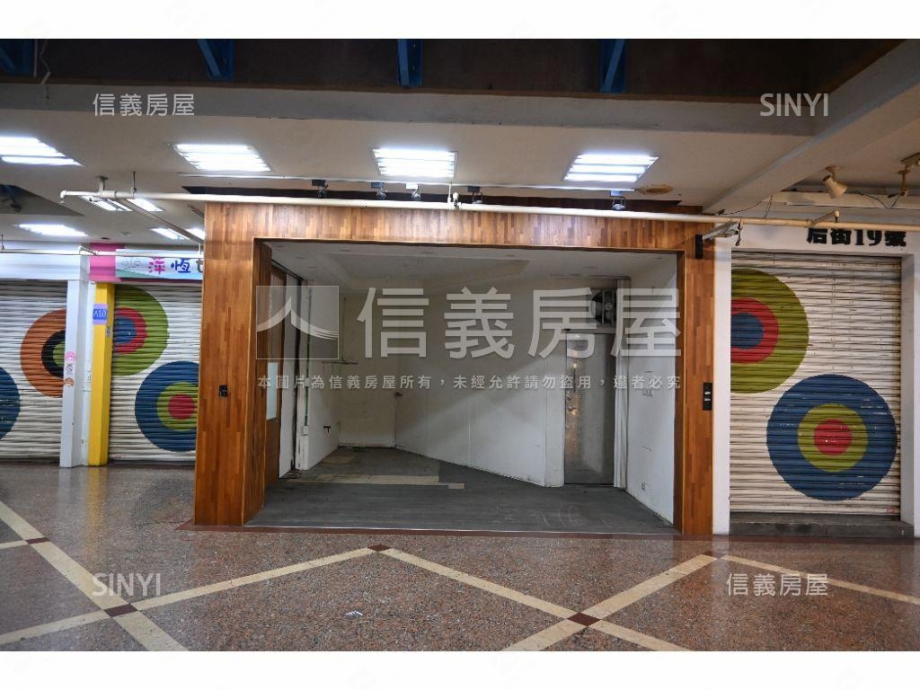 逢甲大學前熱鬧店面房屋室內格局與周邊環境
