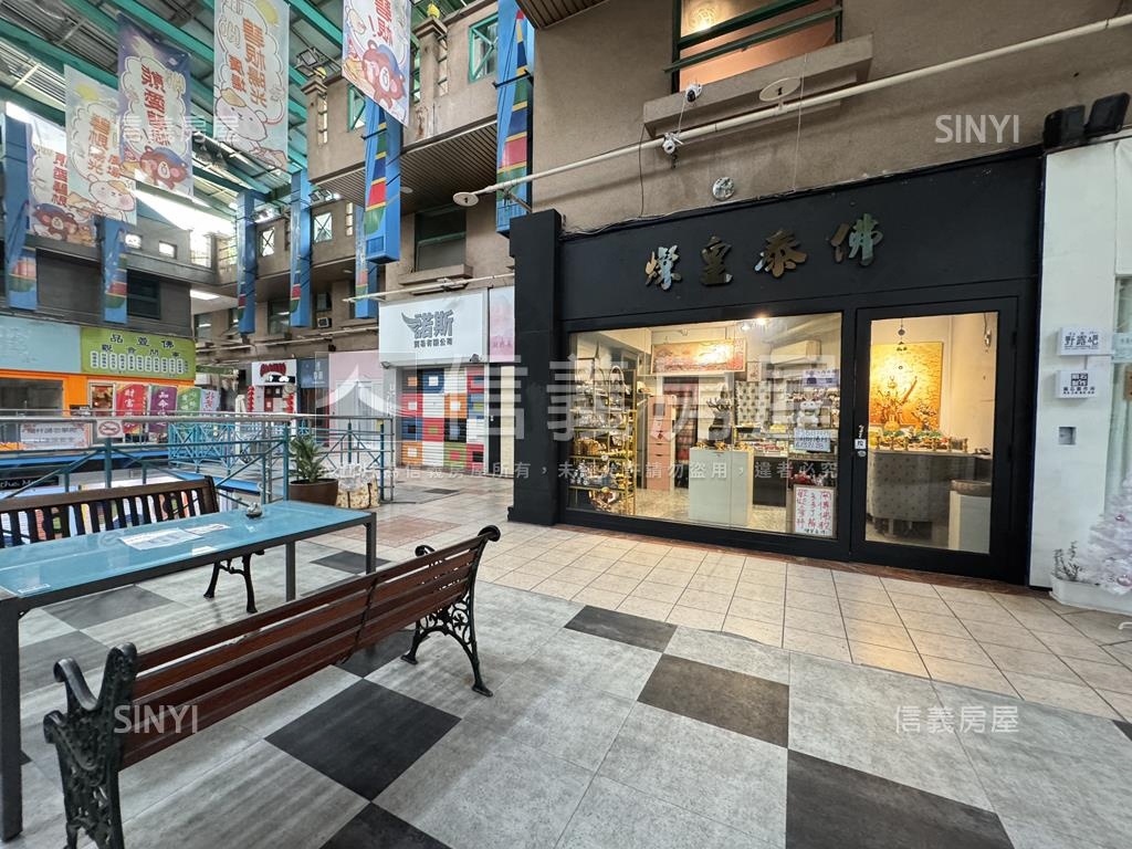 逢甲大學前熱鬧店面房屋室內格局與周邊環境