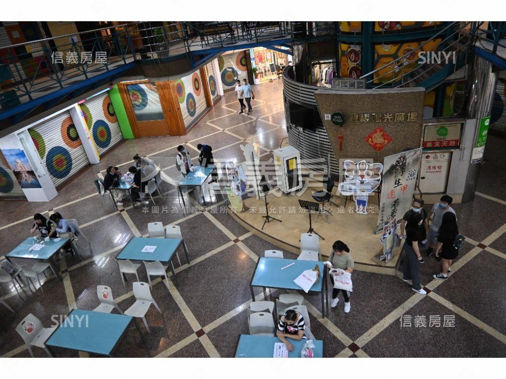 逢甲大學前熱鬧店面房屋室內格局與周邊環境