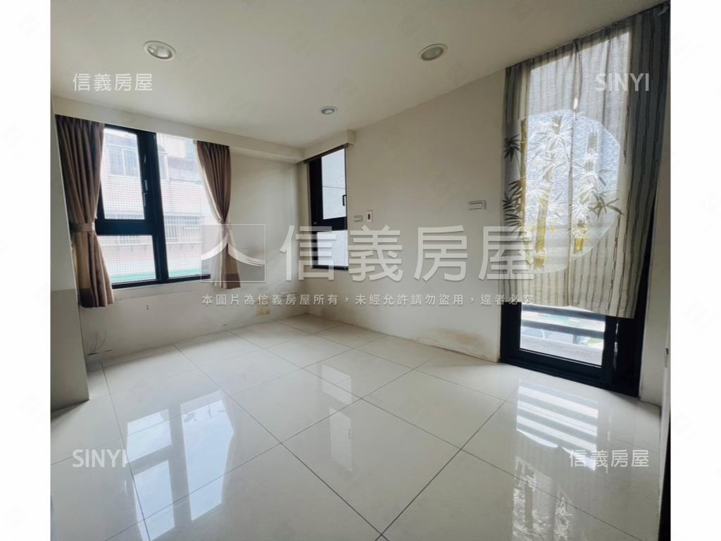 稀有釋出尊爵晶冠房屋室內格局與周邊環境