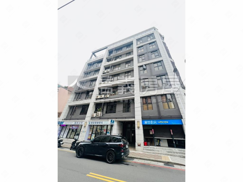 稀有釋出尊爵晶冠房屋室內格局與周邊環境
