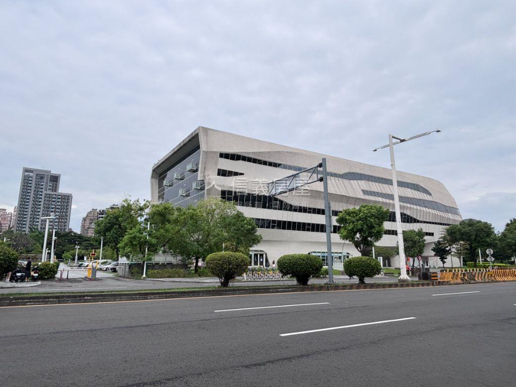 興大翡儷雙套房＋平面車位房屋室內格局與周邊環境