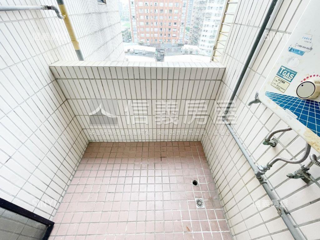 環翠清新三房配車位房屋室內格局與周邊環境