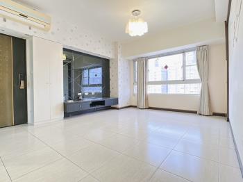 高鐵景觀８樓成家三房車位