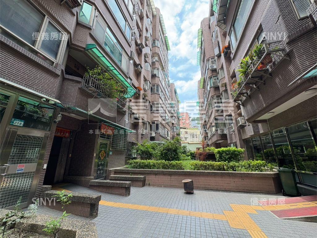 專任長春泉三房帶車位房屋室內格局與周邊環境