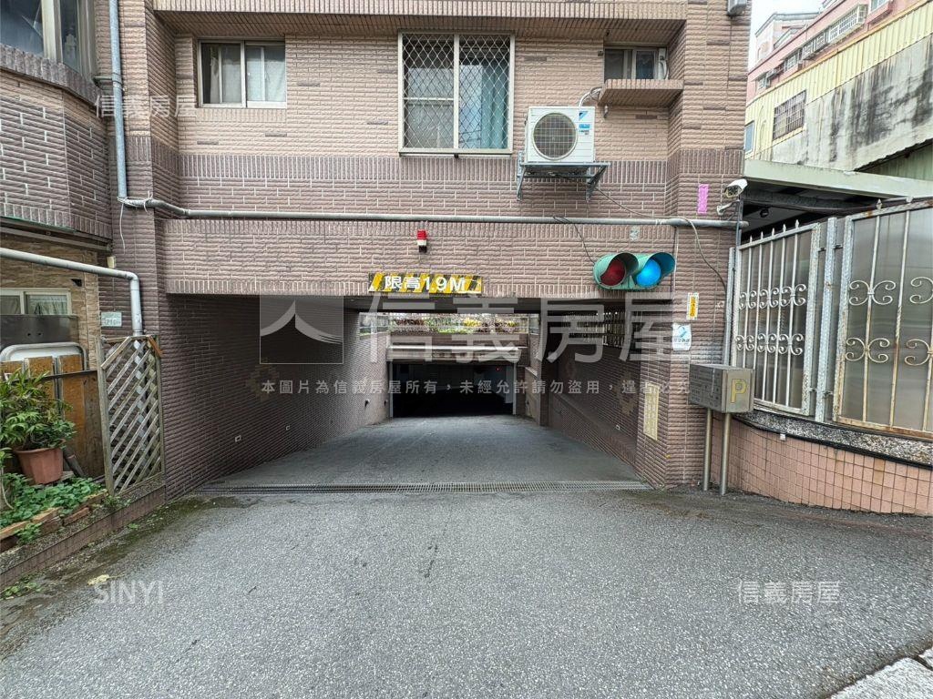 專任長春泉三房帶車位房屋室內格局與周邊環境