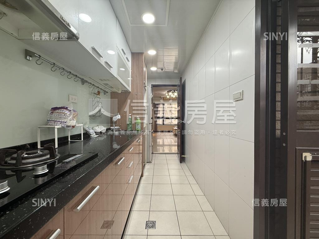 愛在歐洲溫馨三房房屋室內格局與周邊環境