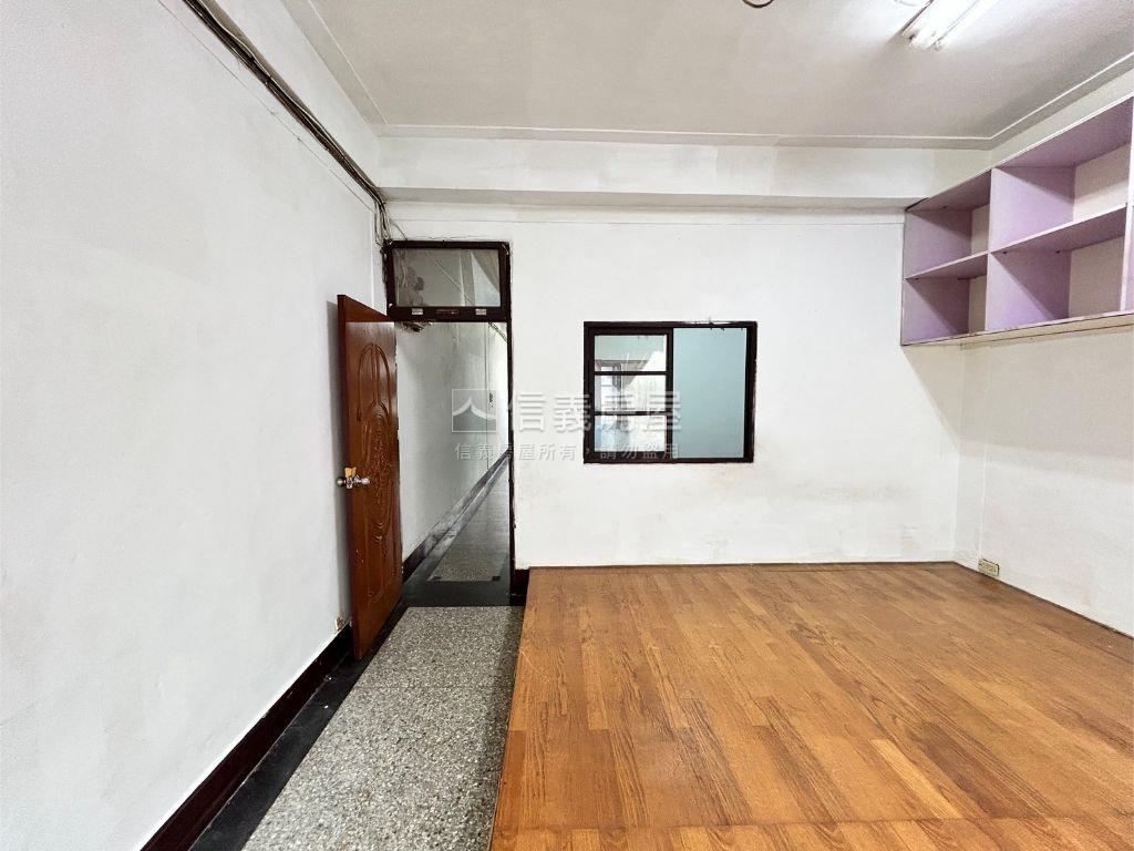 專任近進德國小古早味透天房屋室內格局與周邊環境