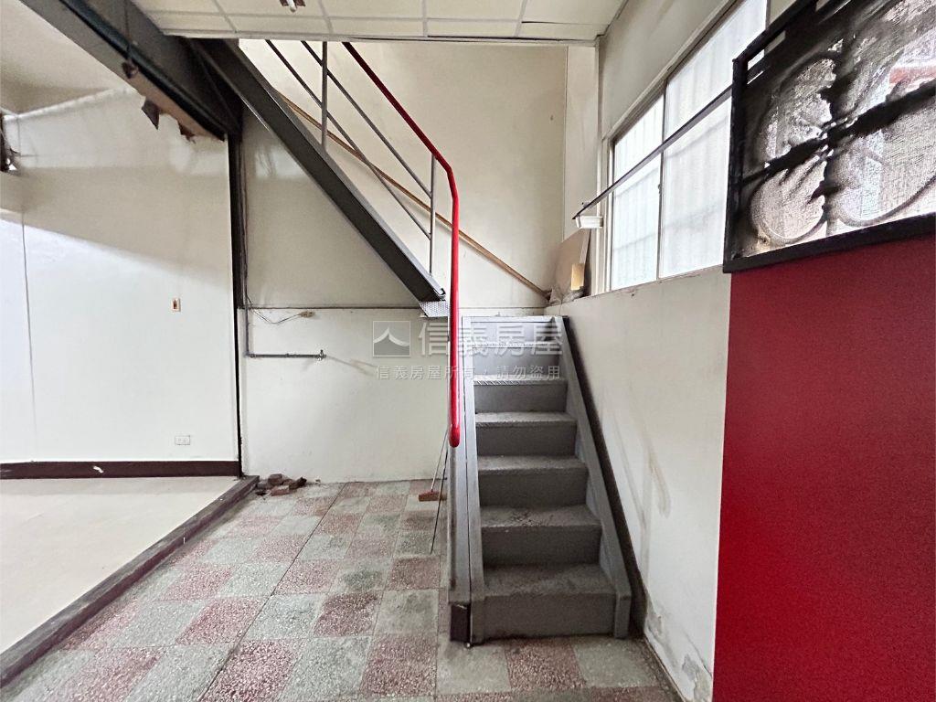 專任近進德國小古早味透天房屋室內格局與周邊環境