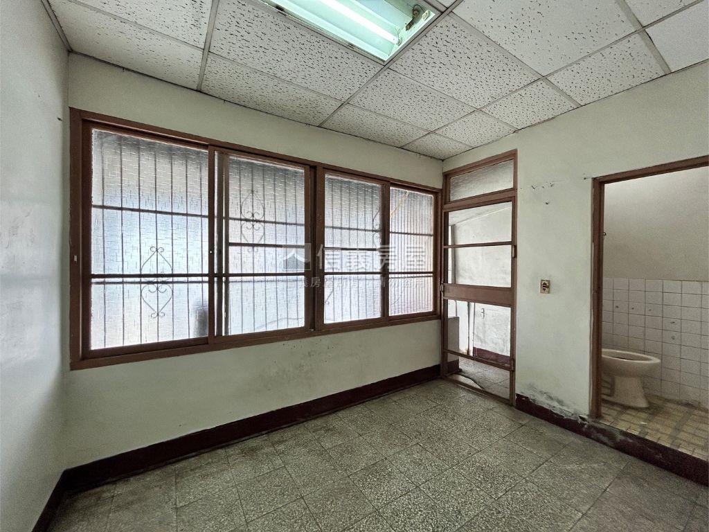 專任近進德國小古早味透天房屋室內格局與周邊環境