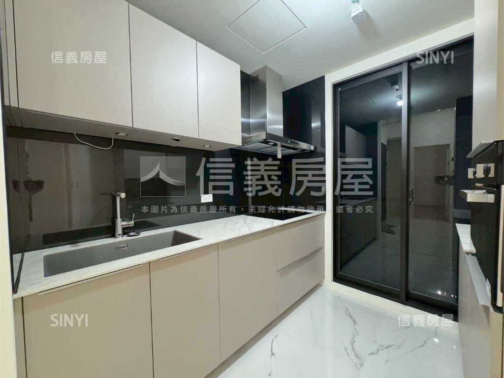 雙橡園２２７９三房雙車位房屋室內格局與周邊環境