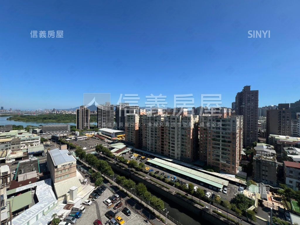 中和雙捷層峰美築房屋室內格局與周邊環境