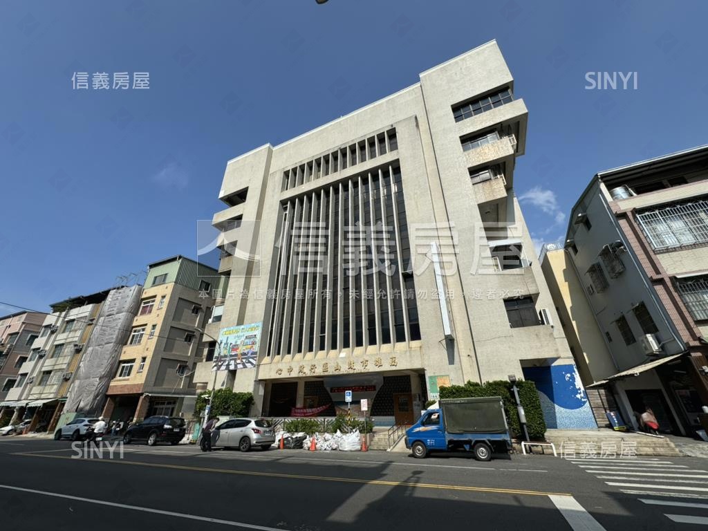 近鼓山區公所壽山靜謐透天房屋室內格局與周邊環境