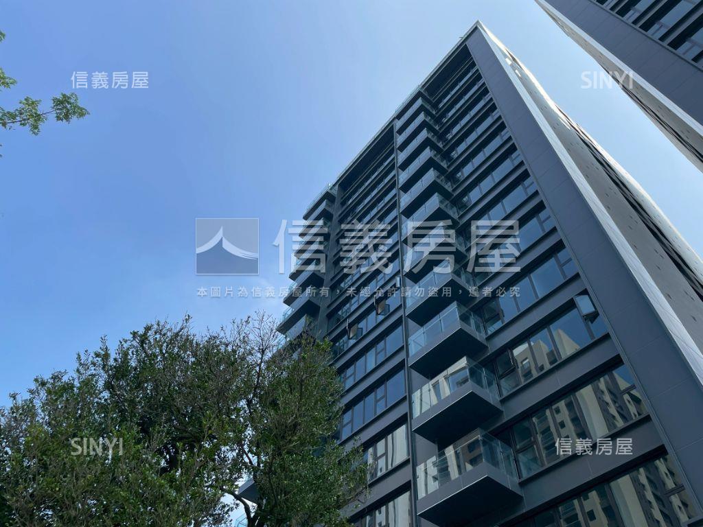 機捷特區寶輝次頂樓雙平車房屋室內格局與周邊環境
