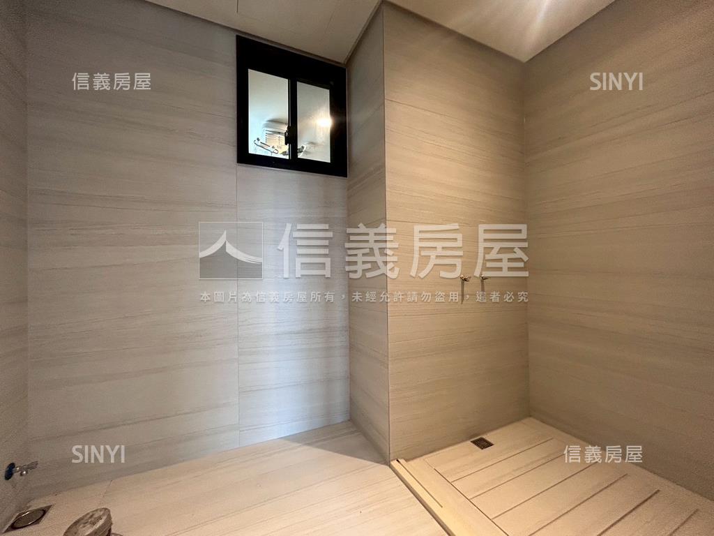 機捷特區寶輝次頂樓雙平車房屋室內格局與周邊環境
