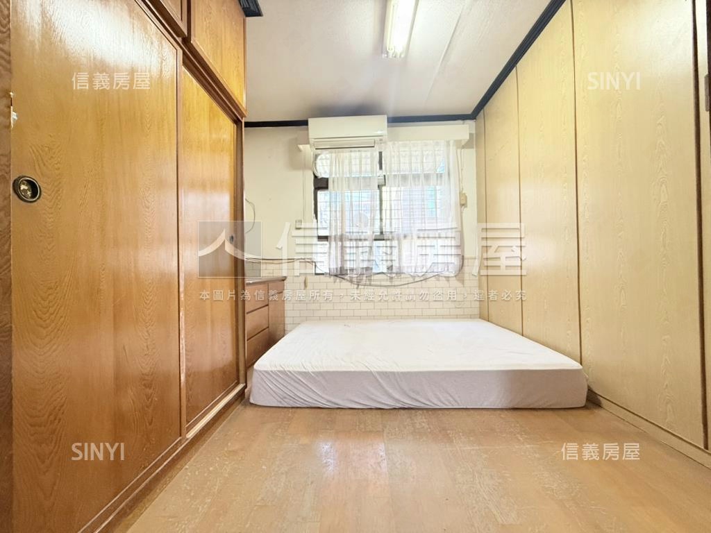 近文山稀有正街角窗透天房屋室內格局與周邊環境
