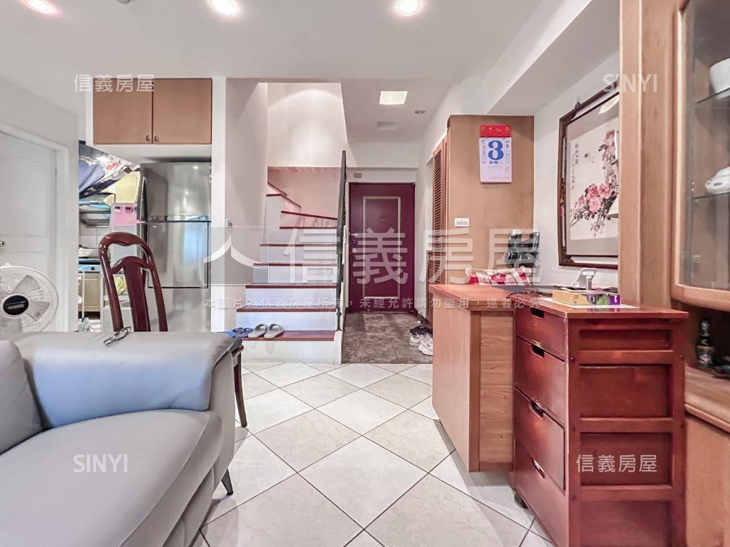 世代名門樓中樓三房帶車位房屋室內格局與周邊環境