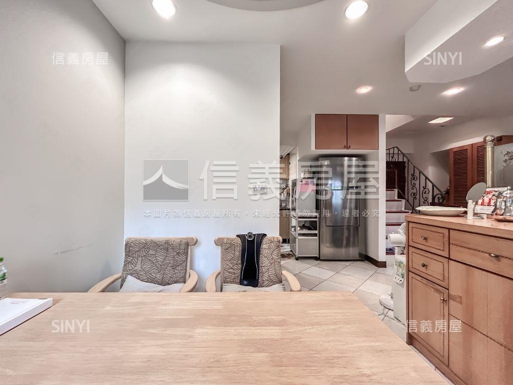 世代名門樓中樓三房帶車位房屋室內格局與周邊環境