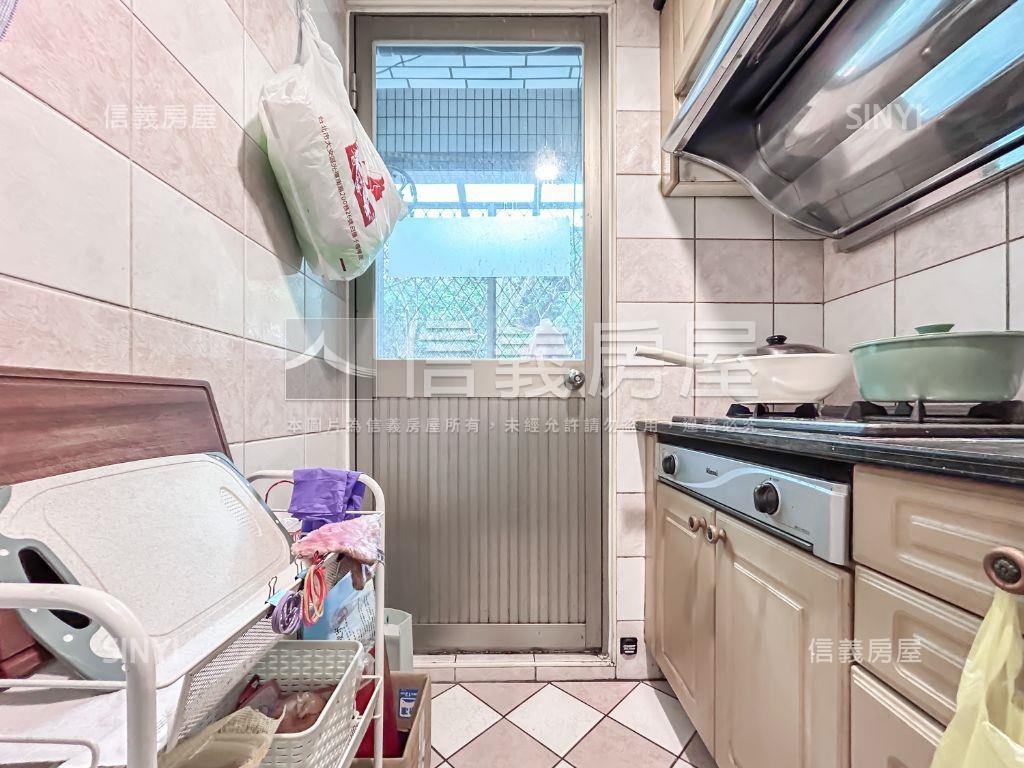 世代名門樓中樓三房帶車位房屋室內格局與周邊環境