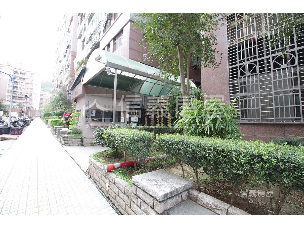 景安雙捷運１房２廳房屋室內格局與周邊環境