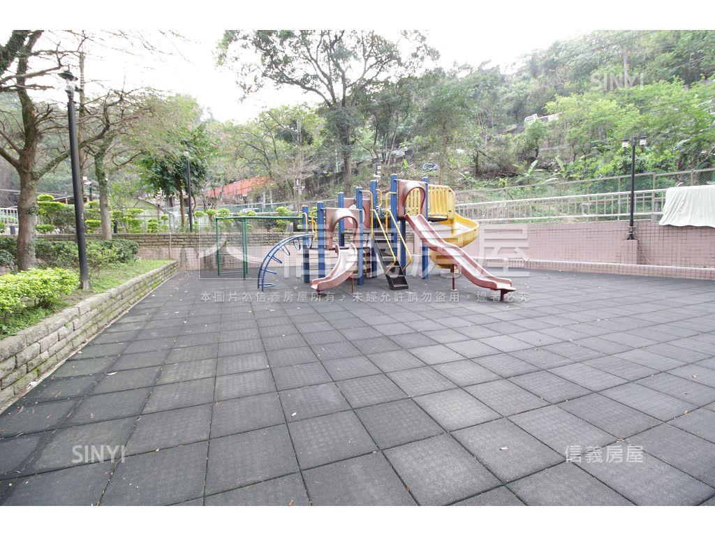 景安雙捷運１房２廳房屋室內格局與周邊環境