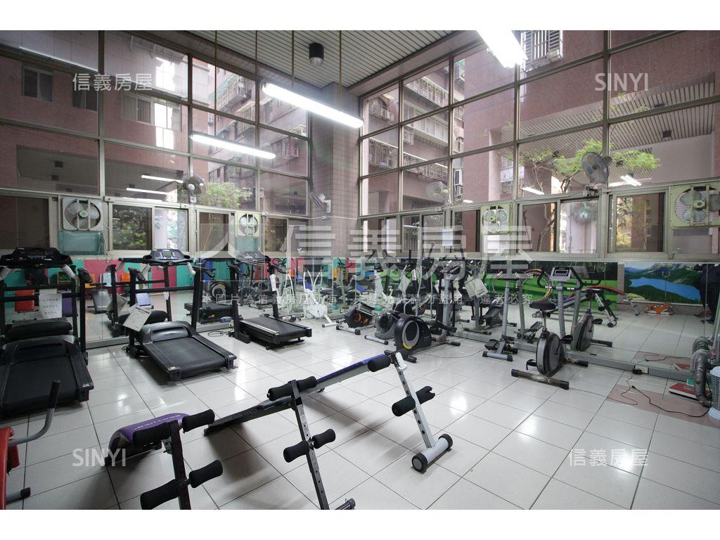 景安雙捷運１房２廳房屋室內格局與周邊環境