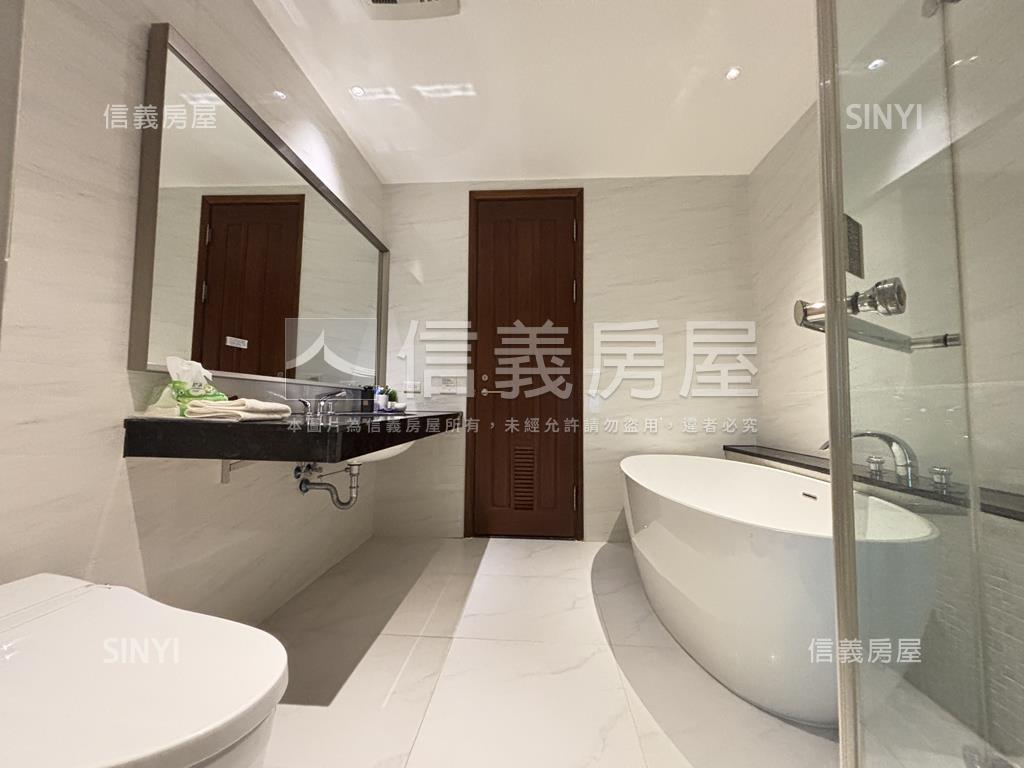 帝堡極景，光影奢雅寓所房屋室內格局與周邊環境