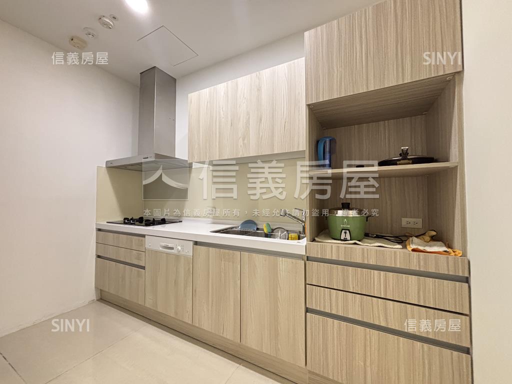 帝堡極景，光影奢雅寓所房屋室內格局與周邊環境