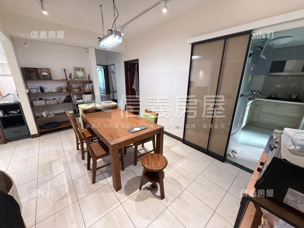 中西區屋況佳４房有平車房屋室內格局與周邊環境