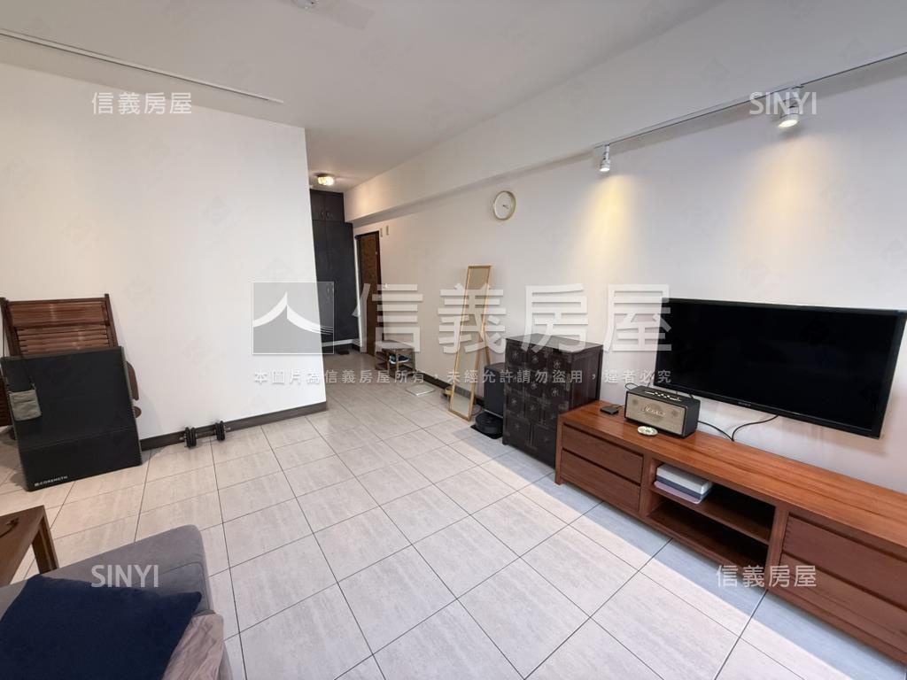 中西區屋況佳４房有平車房屋室內格局與周邊環境