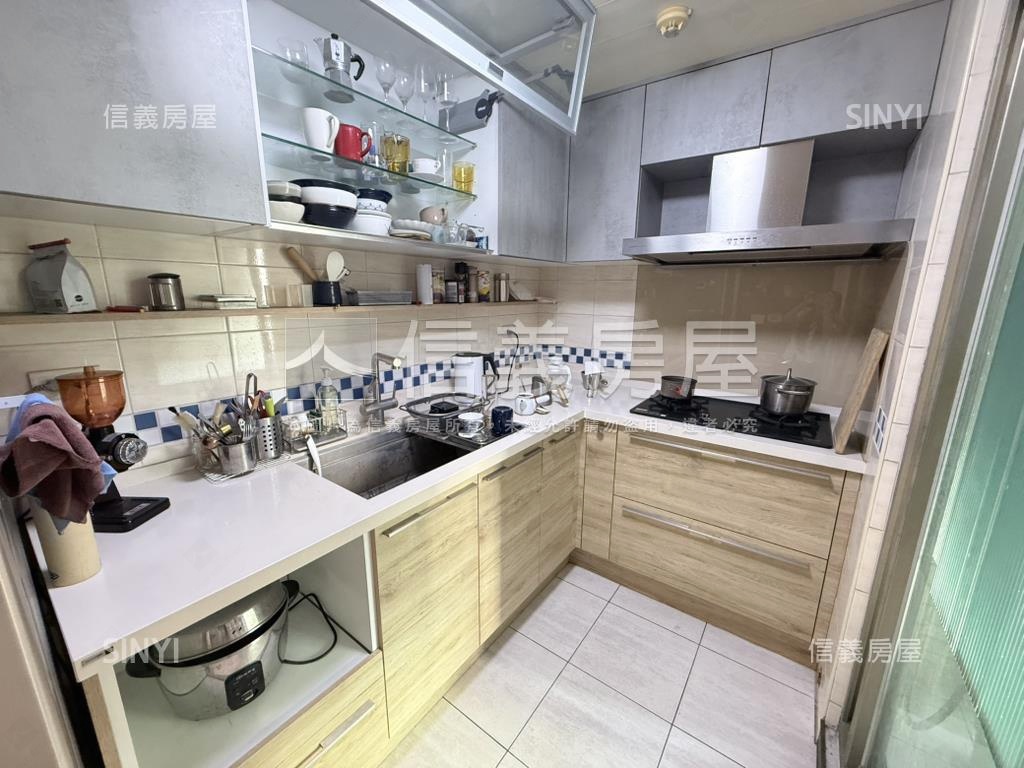 中西區屋況佳４房有平車房屋室內格局與周邊環境