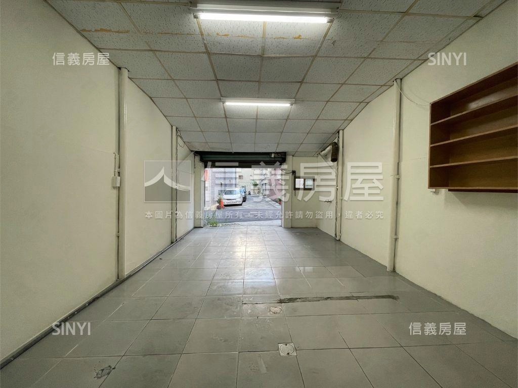 輕軌旁凱旋正路熱鬧透店房屋室內格局與周邊環境