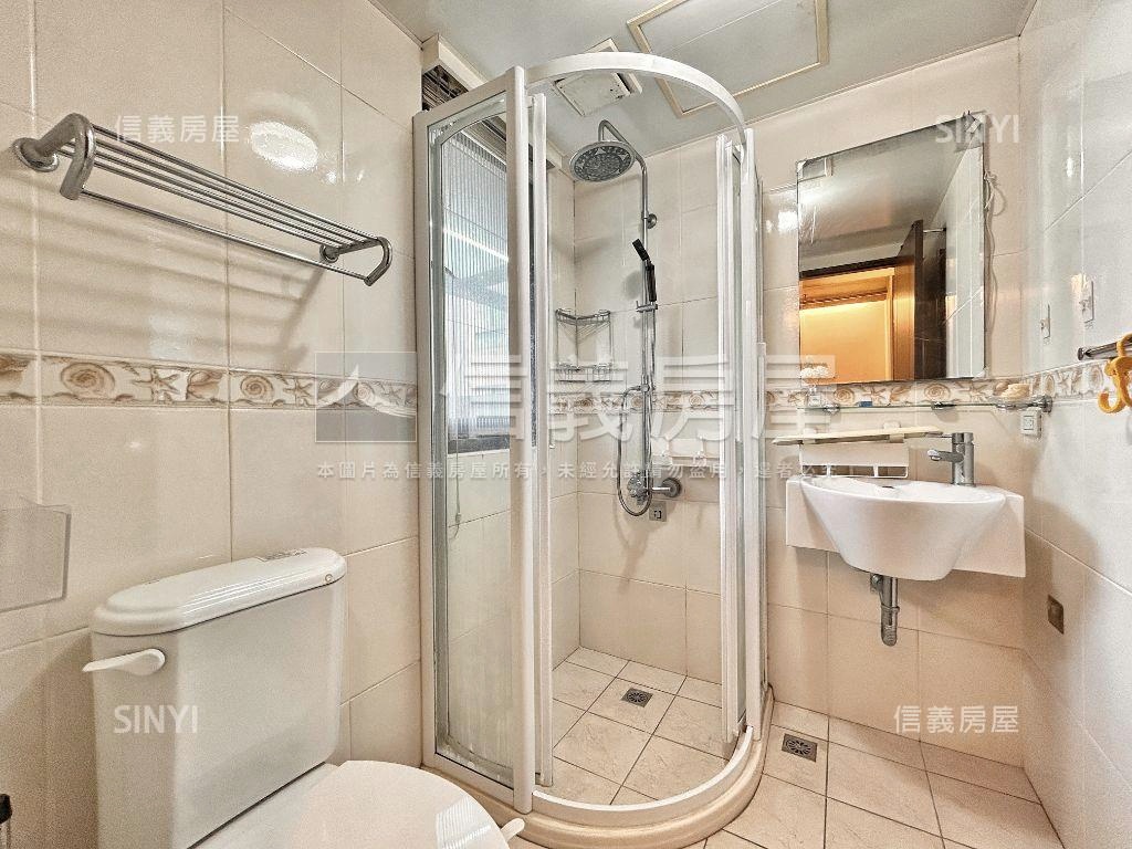 台北新天地露臺戶房屋室內格局與周邊環境