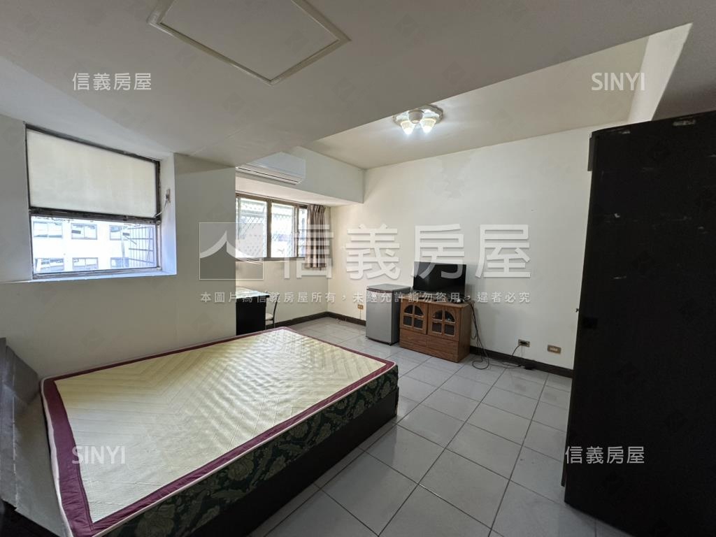 便宜！進化北路電梯套房房屋室內格局與周邊環境