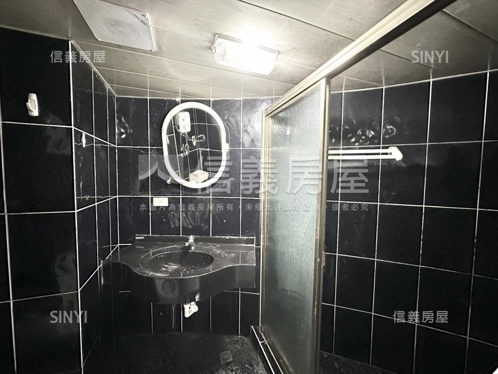 便宜！進化北路電梯套房房屋室內格局與周邊環境