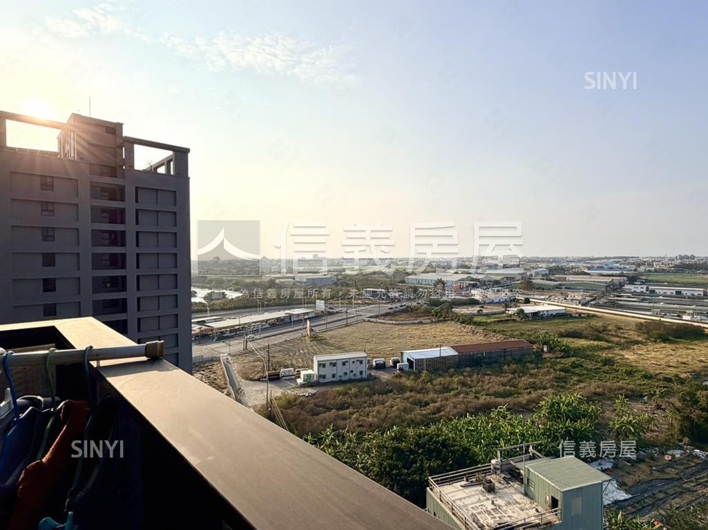 蔚藍海岸視野遼闊三房平車房屋室內格局與周邊環境