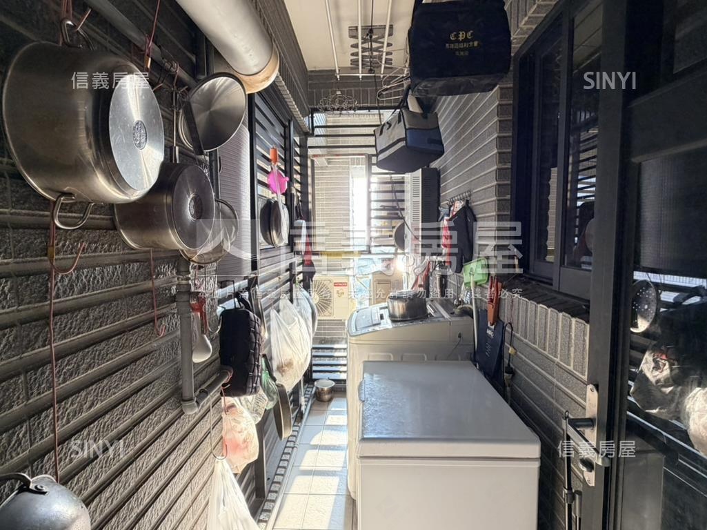 蔚藍海岸視野遼闊三房平車房屋室內格局與周邊環境