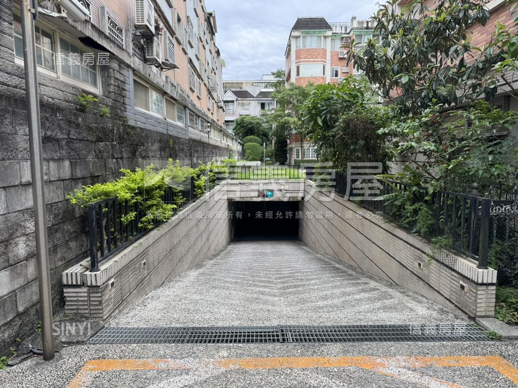 蓮園京采次高樓稀有釋出房屋室內格局與周邊環境