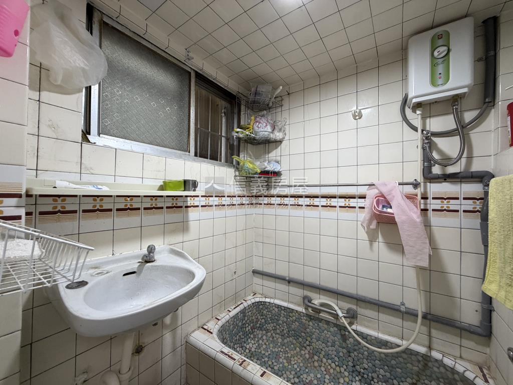 南區｜低總價透天房屋室內格局與周邊環境
