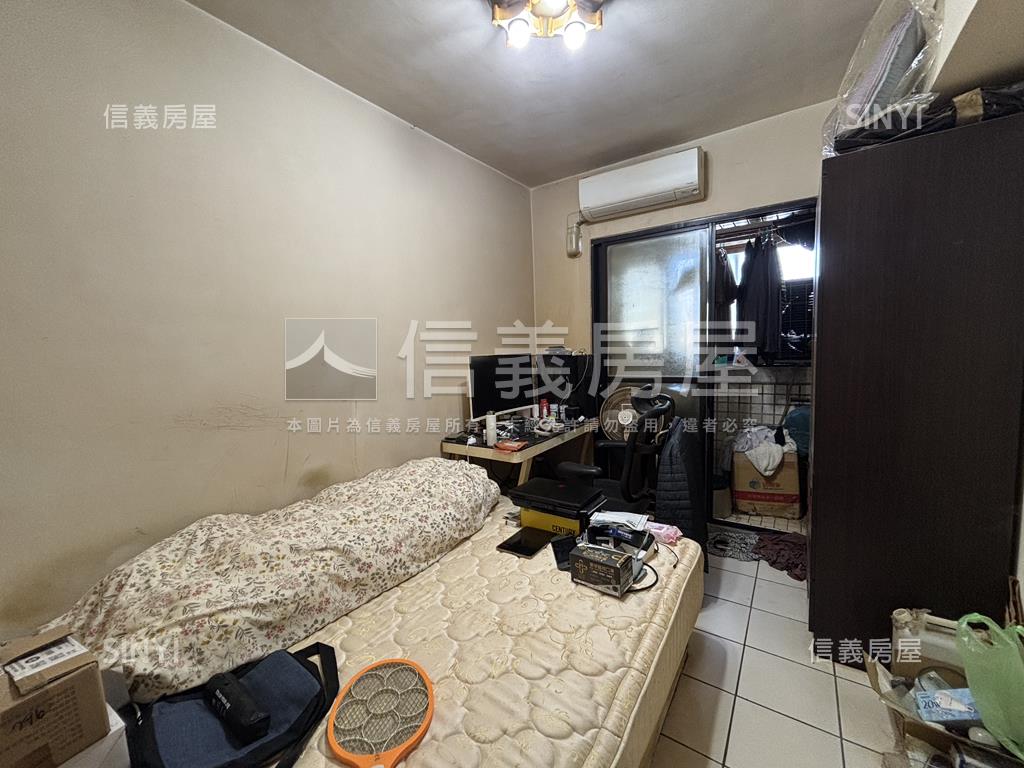 朝北次頂樓採光大三房平車房屋室內格局與周邊環境