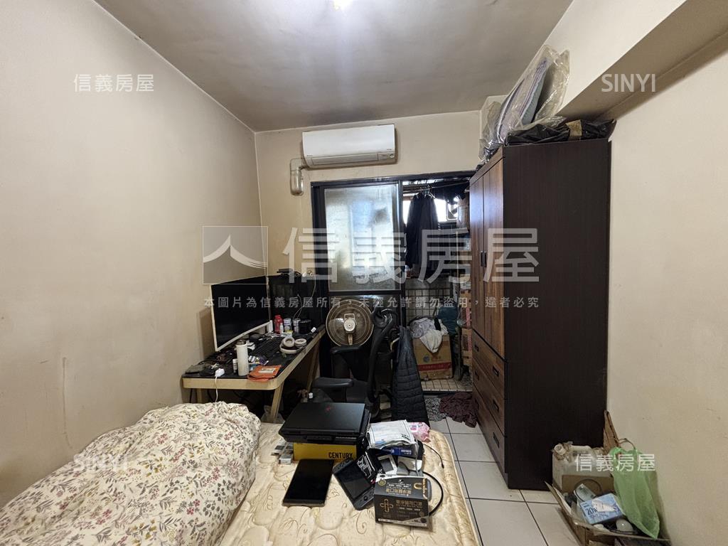 朝北次頂樓採光大三房平車房屋室內格局與周邊環境