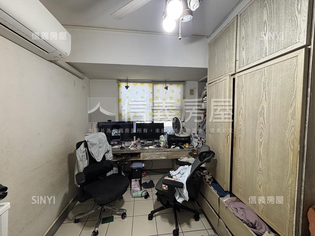 朝北次頂樓採光大三房平車房屋室內格局與周邊環境