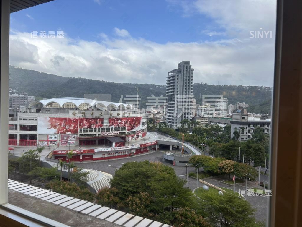 忠誠路鬱金香名宅房屋室內格局與周邊環境