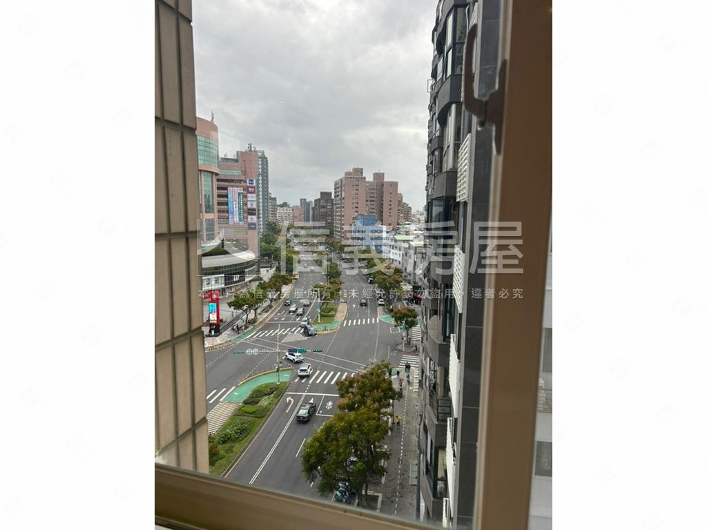 忠誠路鬱金香名宅房屋室內格局與周邊環境