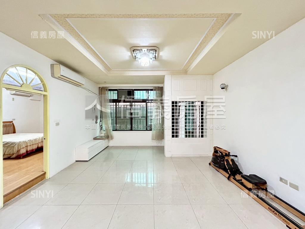 龍山大地坪大車庫透天房屋室內格局與周邊環境