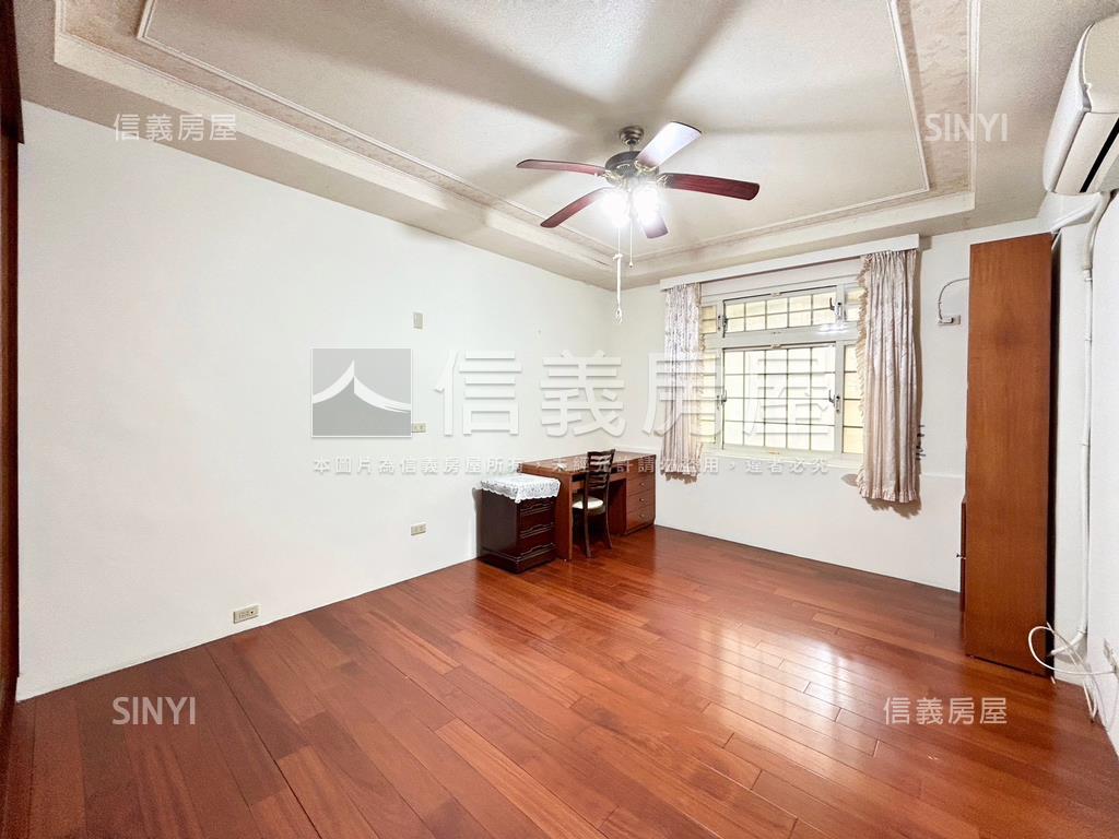 龍山大地坪大車庫透天房屋室內格局與周邊環境