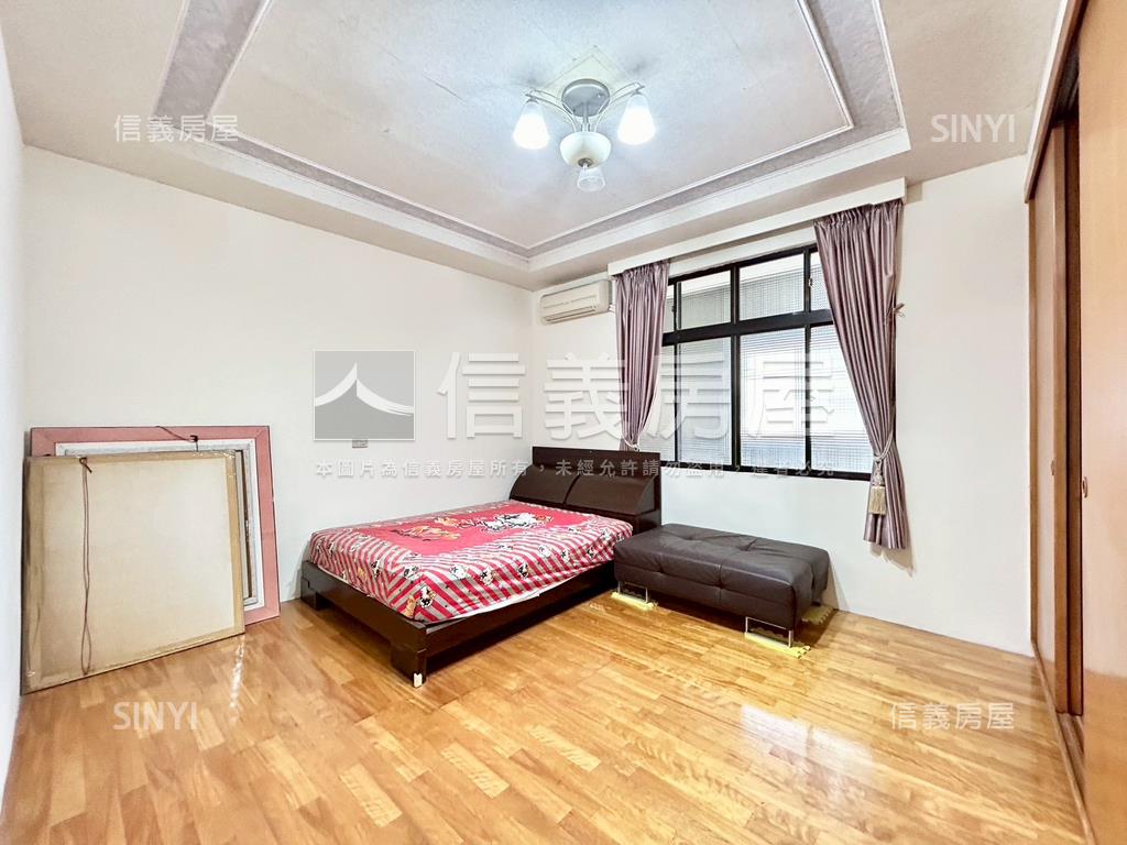 龍山大地坪大車庫透天房屋室內格局與周邊環境